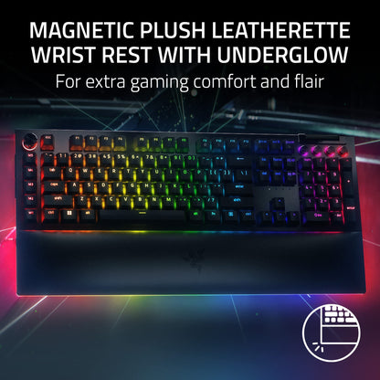 Razer BlackWidow V4 Pro wired keyboard, tactile switches, RGB, wrist rest, command dial.